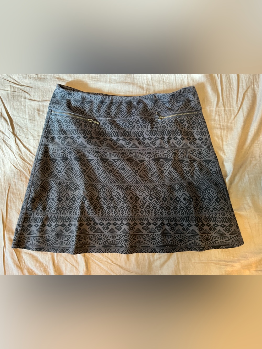 Athleta Black and Gray Patterned A-Line Skirt